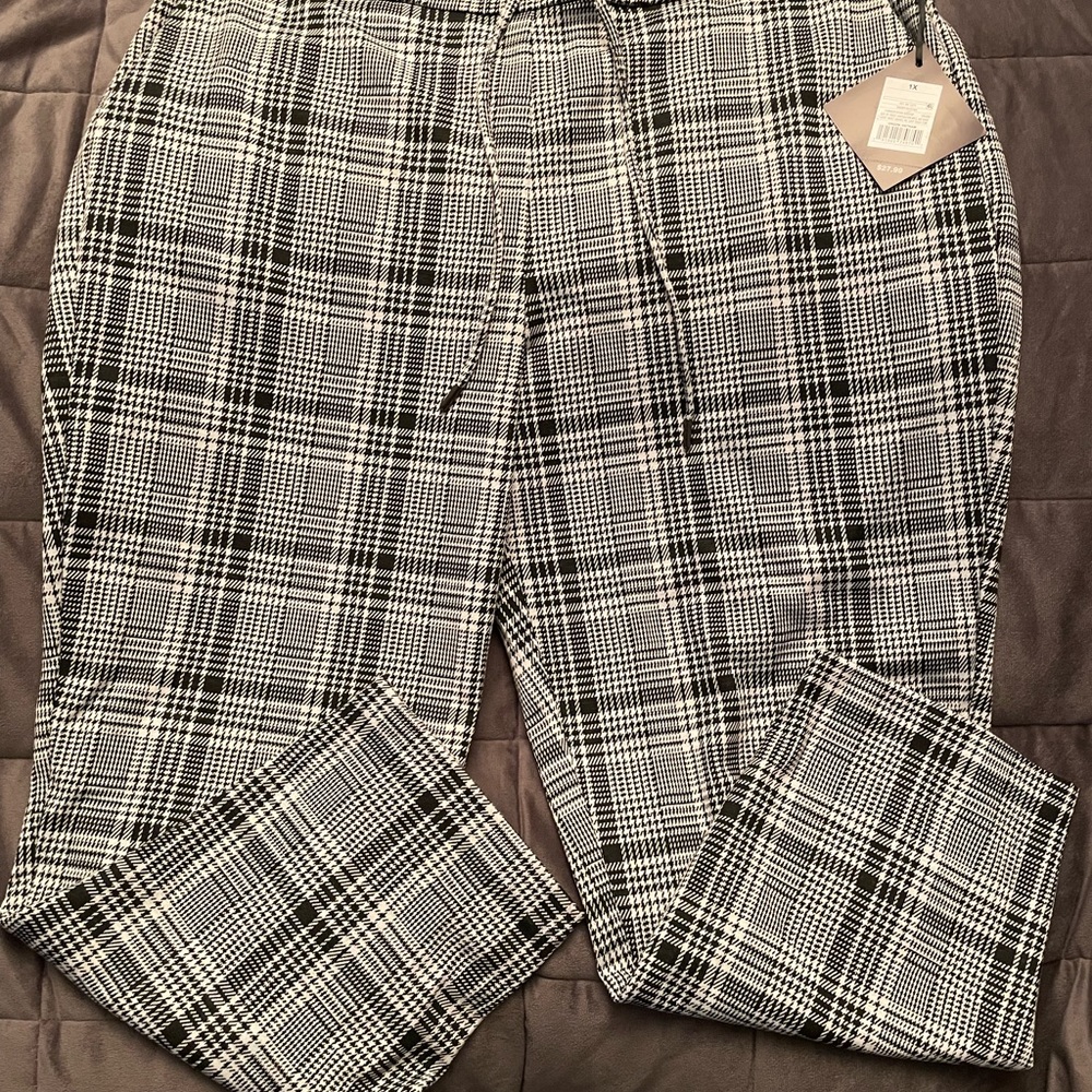 Ava & Viv Black and White Plaid Pull-On Pants